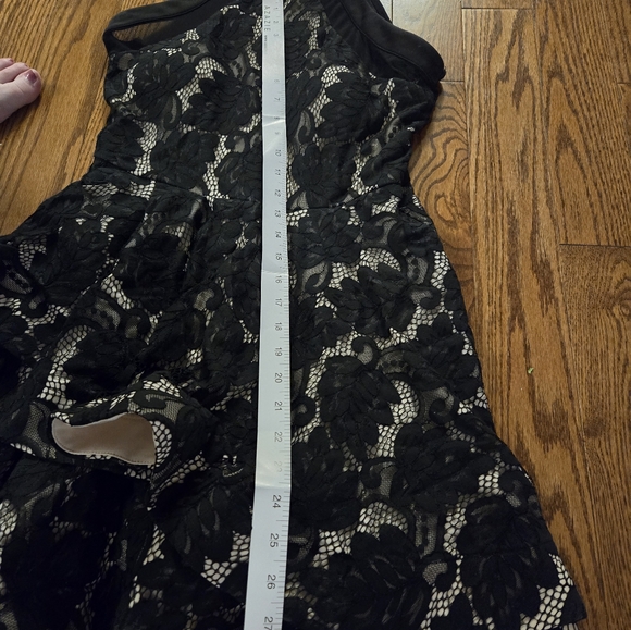 Trac Lace Formal Dress - Picture 7 of 8